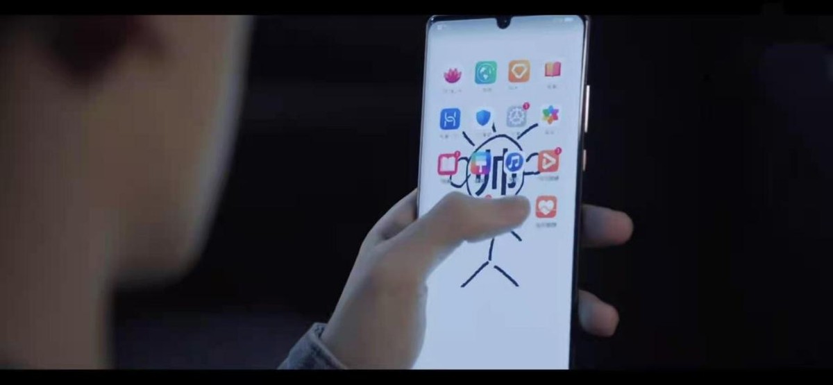 R1SE解散后，翟潇闻进组《天官赐福》，他会成为下一个顶流吗？