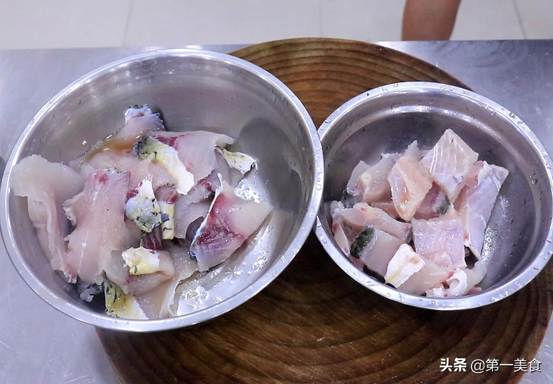 草魚的做法,草魚的做法簡(jiǎn)單又好吃