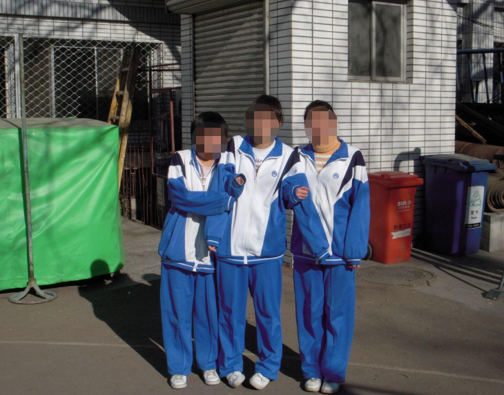 内衣颜色不对，脱掉、罚站！继日本校服统一，女生迎来“新校规”