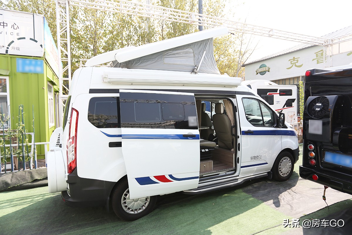 福特自动挡小房车,2张大床独立卫生间,夫妻旅行太合适了