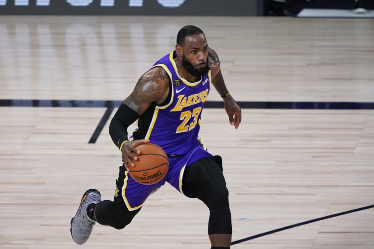 橄欖球和籃球哪個強壯（NBA球星肌肉和橄欖球運動員肌肉誰更壯？對比過后，差距很明顯）