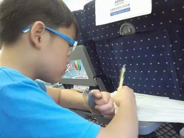 肖赛决赛圈唯一中国选手饶灏，师出星海，父母卖水果供他学琴