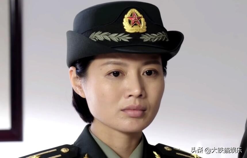 矯揉造作就別演軍旅劇了，這8位女星告訴你，什么叫颯爽軍人氣質