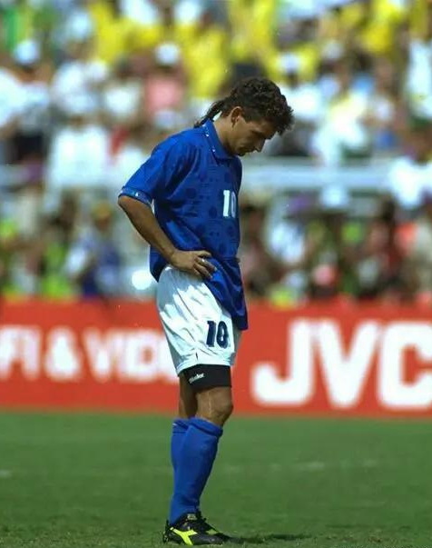 年轻时的卡纳瓦罗勇猛英俊的维埃里