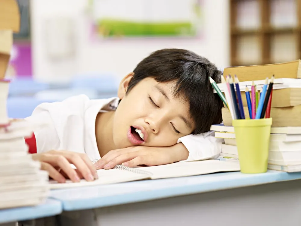 睡觉张嘴、打呼?让孩子越长越丑的小毛病,该如何治?