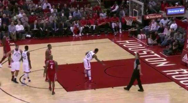 nba为什么摸鞋底（NBA小细节蕴含大智慧：扶起队友蕴含大学问，知道3个是资深球迷）