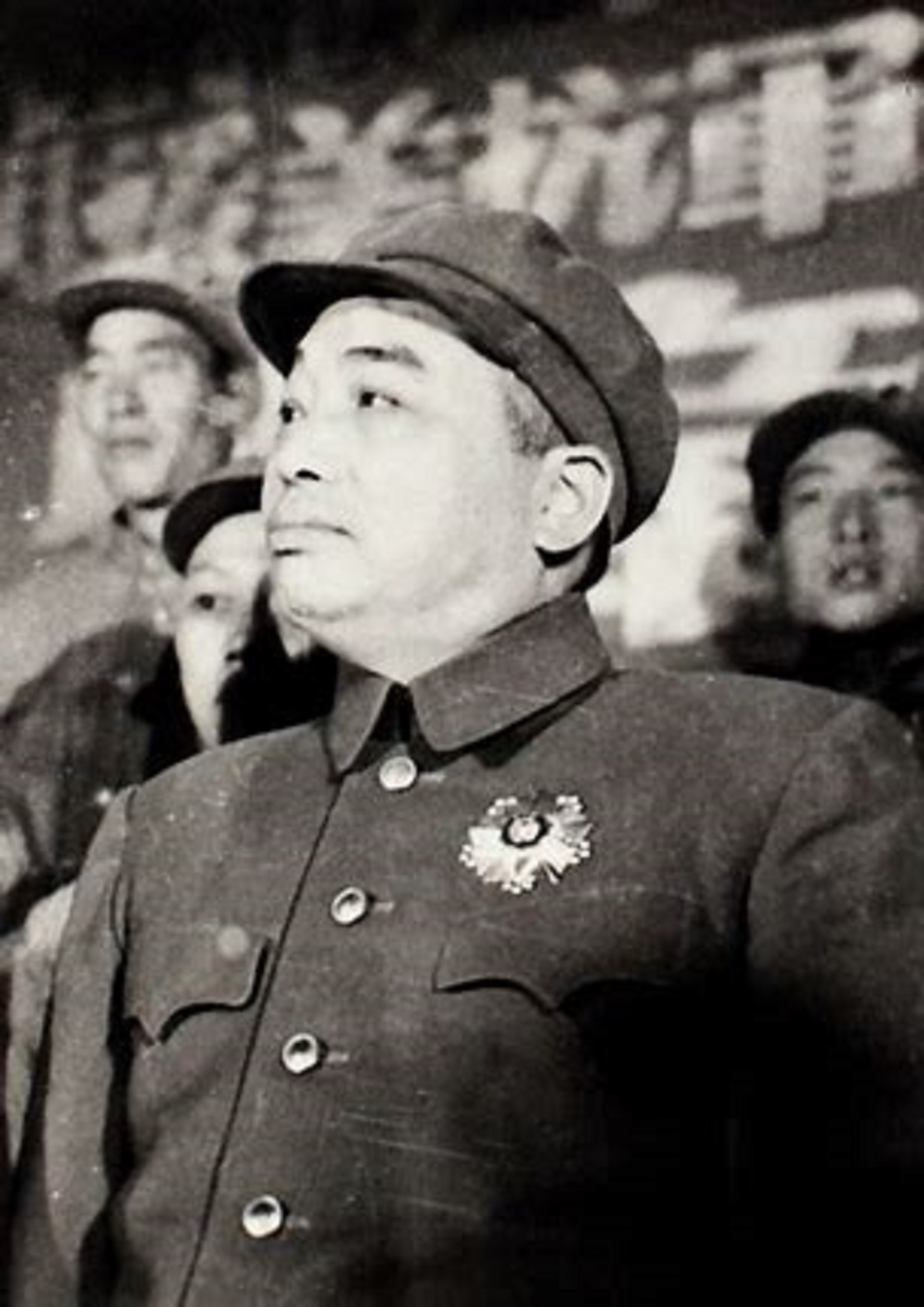 1974年，彭德怀去世，他没有子女，留下的4.8万余元都分给了谁？