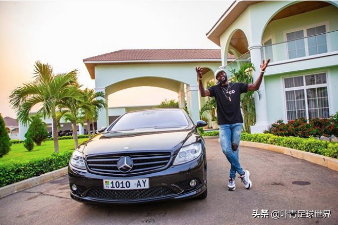 黑人足球巨星叫小什么（4辆奔驰+2辆保时捷！非洲巨星疯狂炫富，放狠话：我就不捐款）-华海博客