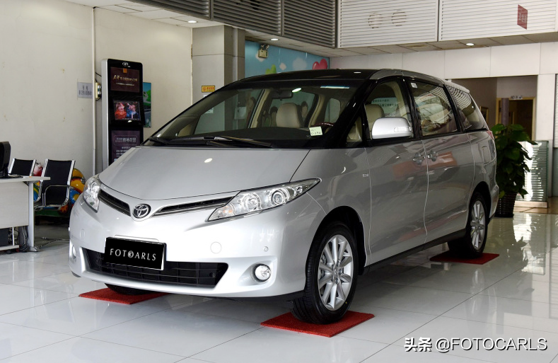 丰田普瑞维亚7座版实拍,7年不换代的纯进口mpv,比塞纳更抢手