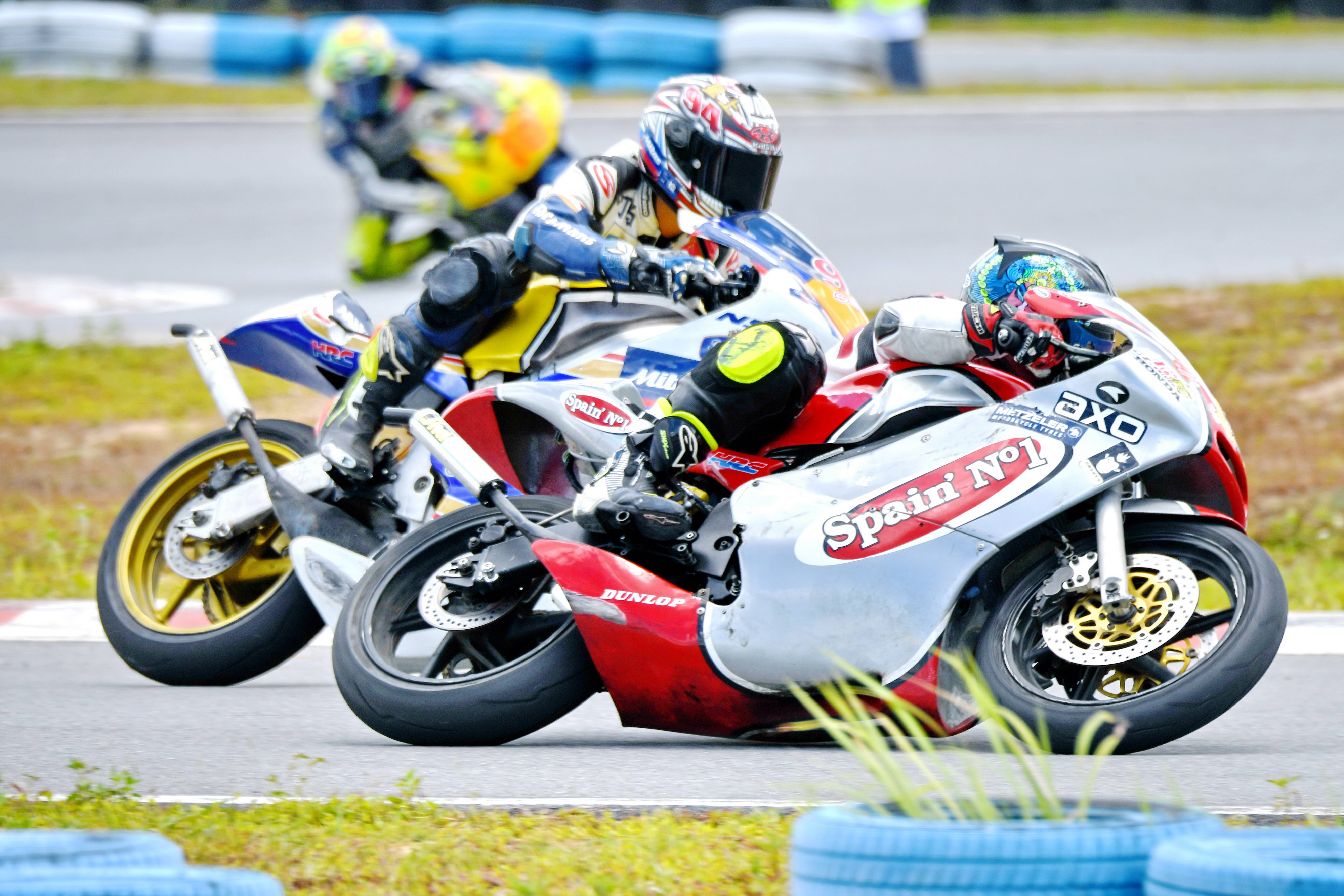 郑伟雄赛车(伟业达 gp:2021 大湾区摩托车大赛 改装街车公开组(2t))