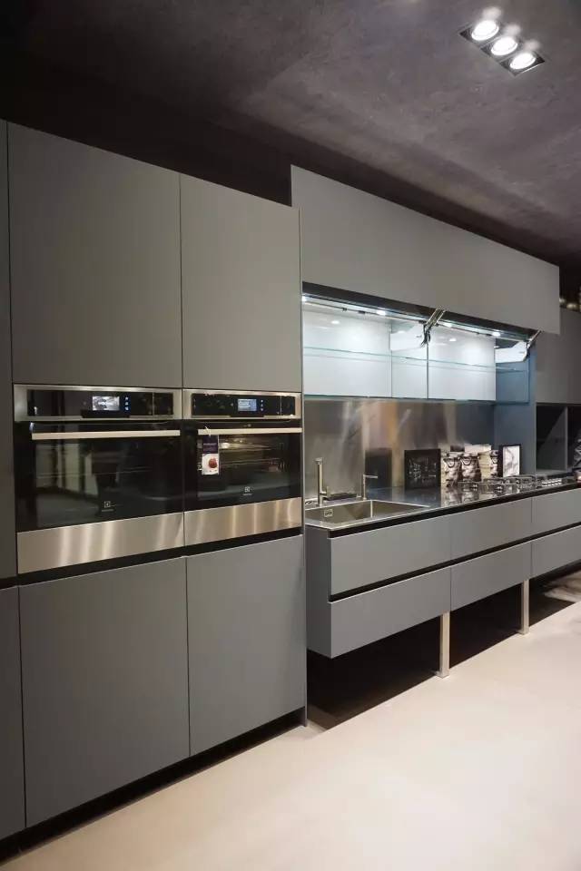 石家庄整体橱柜（一个漂亮橱柜，惊艳整个厨房）