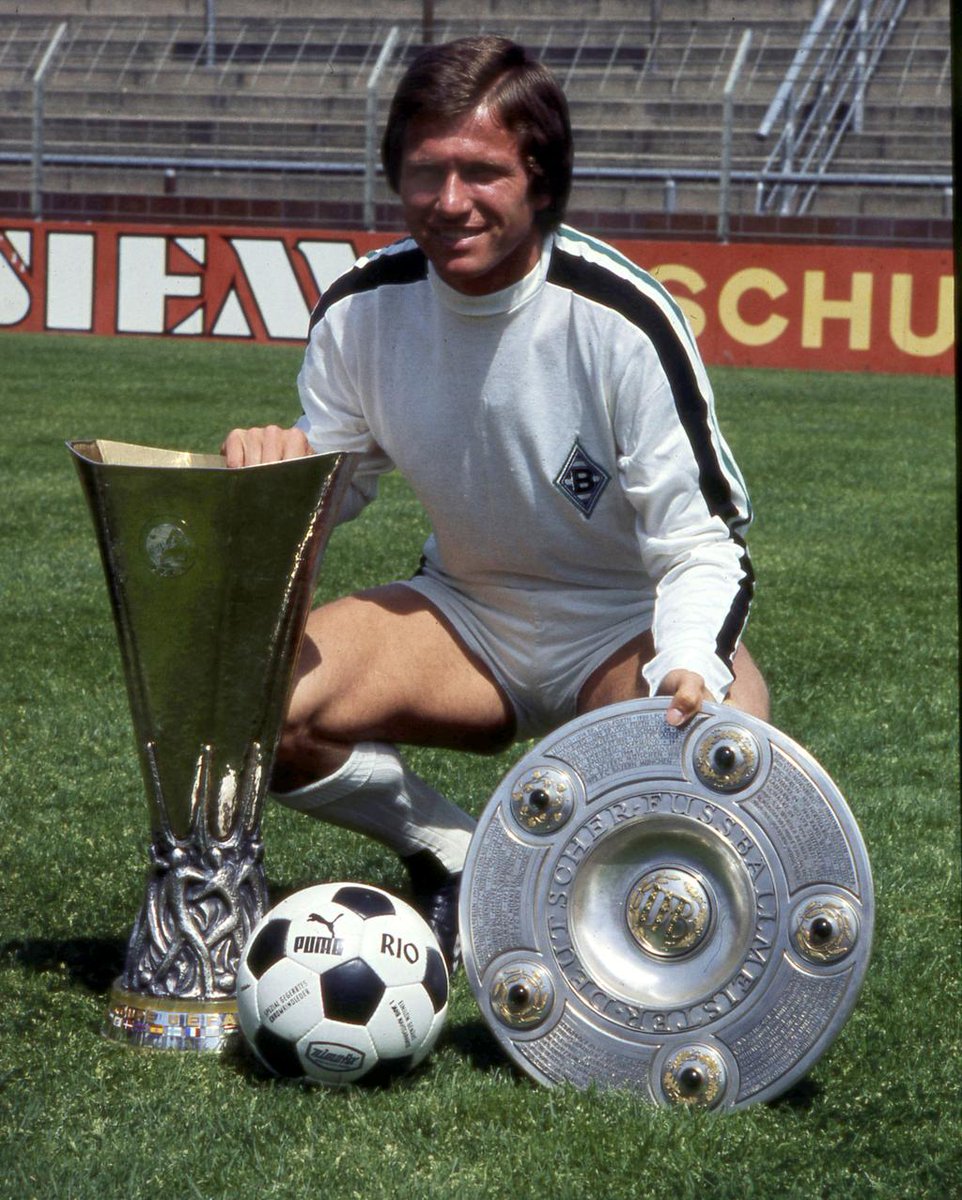 欧洲杯射手榜排名1972年(唯一集齐欧洲三大杯金靴的人，率队德甲3连冠，退役后成传奇主帅)