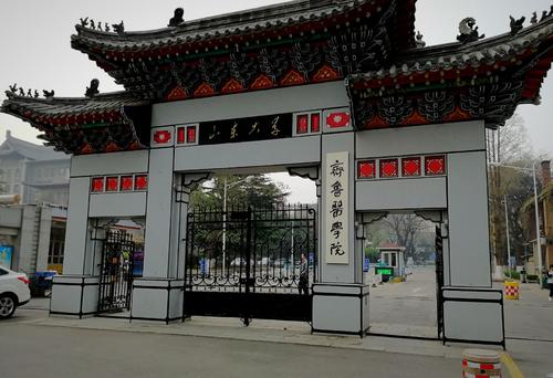 国内最好的16所医学院，可分为三档，考上前两档便可“光宗耀祖”