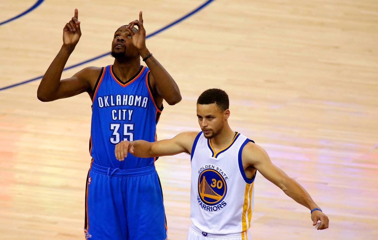 雷霆打勇士西决（16年西决抢七，库里轰36+5+8逆转雷霆，球迷：太疯狂）
