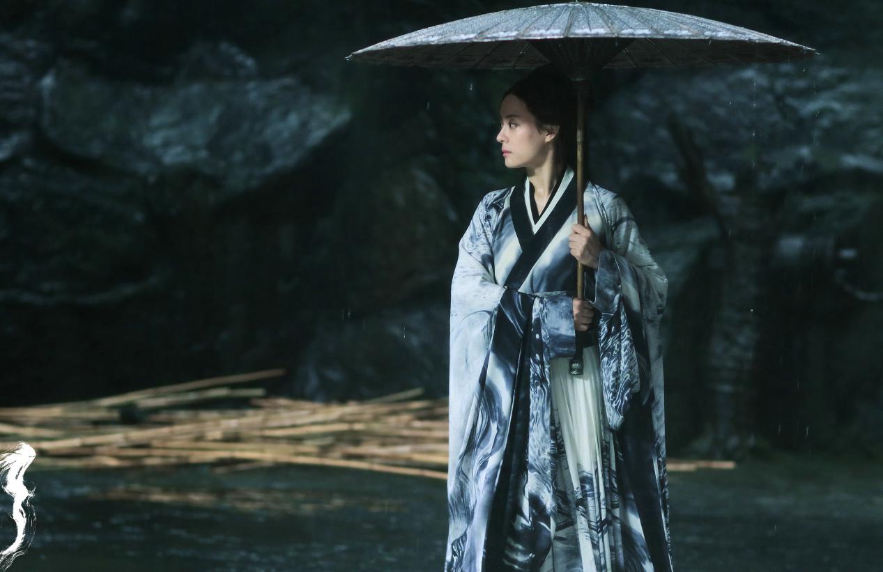 《影》:张艺谋的不破不立,电影艺术探求极简主义美学