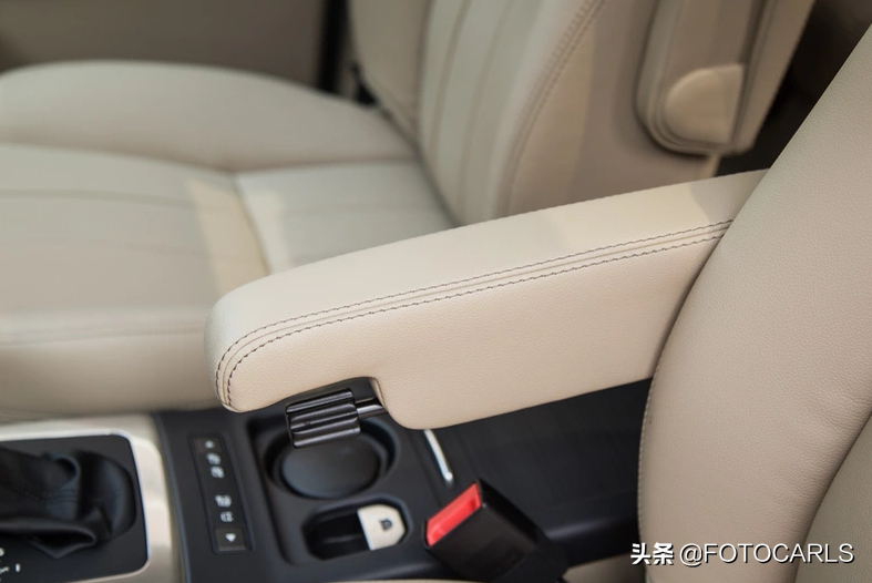 路虎神行者2 2.2T SD4实拍，炙手可热的网红车，咋一下不火了？