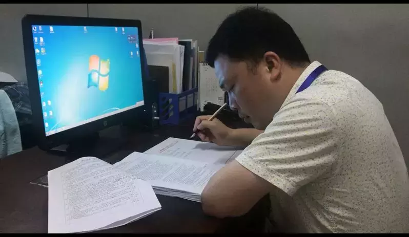 刘唐根：职业教育战线上的一面旗帜｜榜样