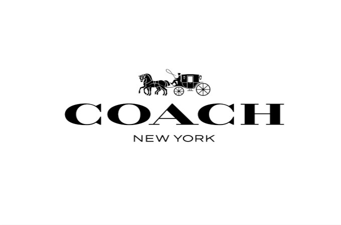 中国区代言人关晓彤身背的COACH女包，2019秋冬秀上又出新花样！