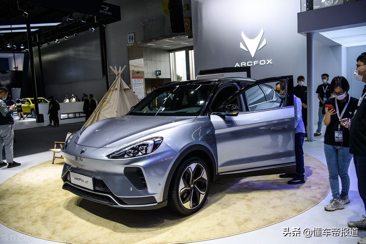 对话 | 极狐马百功：工作重心仍是品牌建设，年底前全国达成100家店