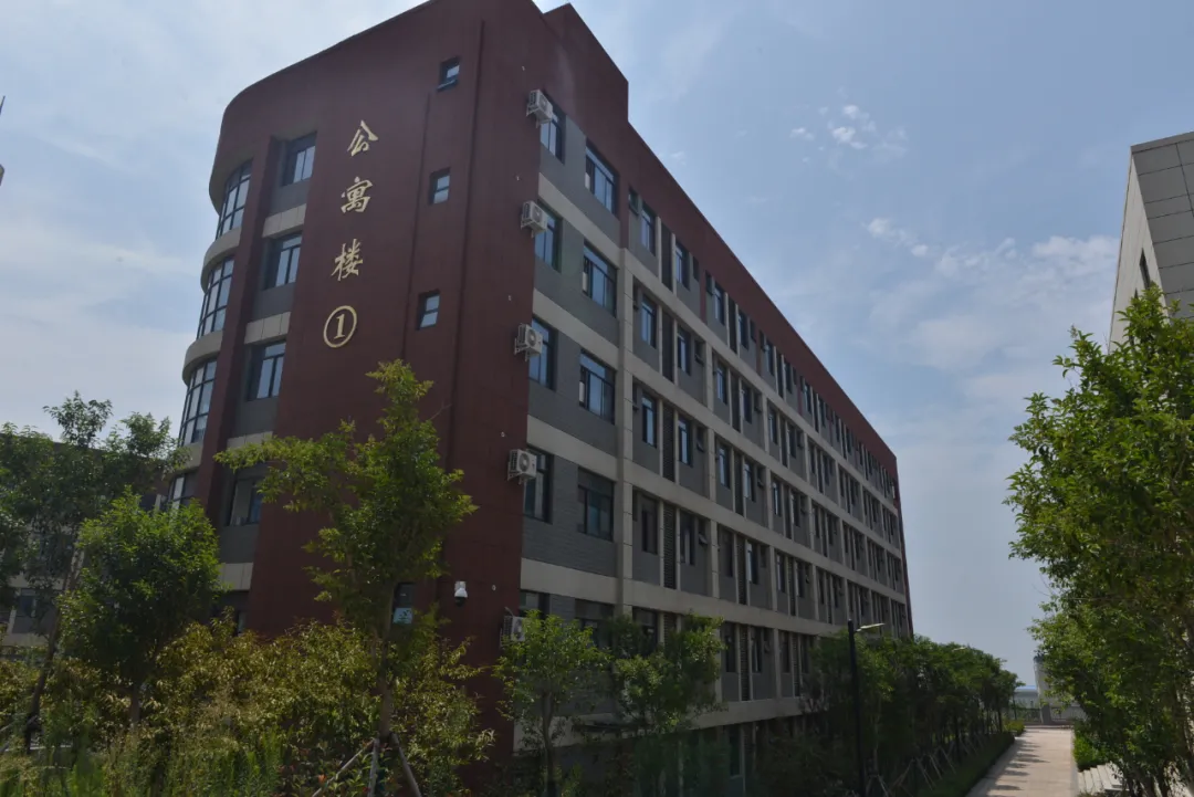 报志愿？汝州第一所大专啥样子、咋招生、好不好就业、学费贵不贵？