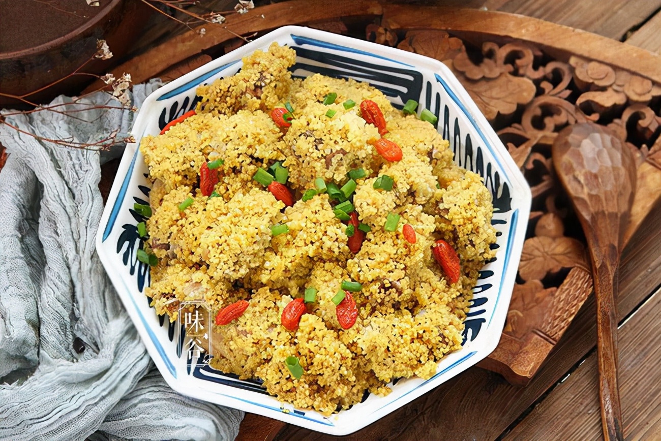 比如今天分享的这道小米蒸排骨,家里有孩子的一定要试试,即吃到了杂粮