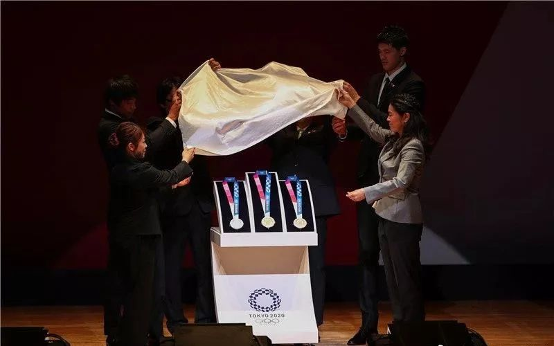 奥运金牌含金量是多少克（东京奥运会金牌重556克，金子只有6克，是因为日本太抠了吗？）