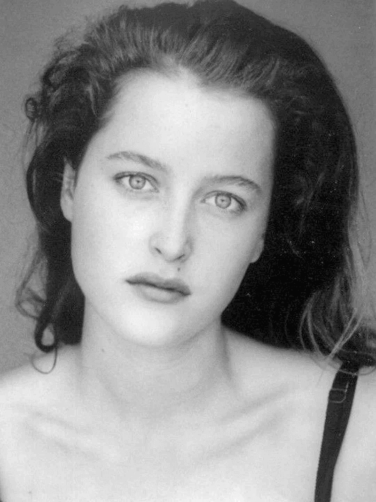 好莱坞“性教育”女星想穿胸罩？ “谁爱穿，我不做！”