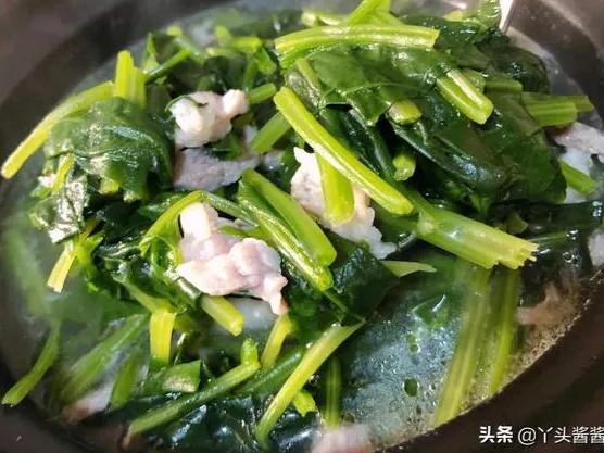 煮菠菜汤时，记住先做这“2步骤”鲜甜可口，喝一碗身上暖暖的