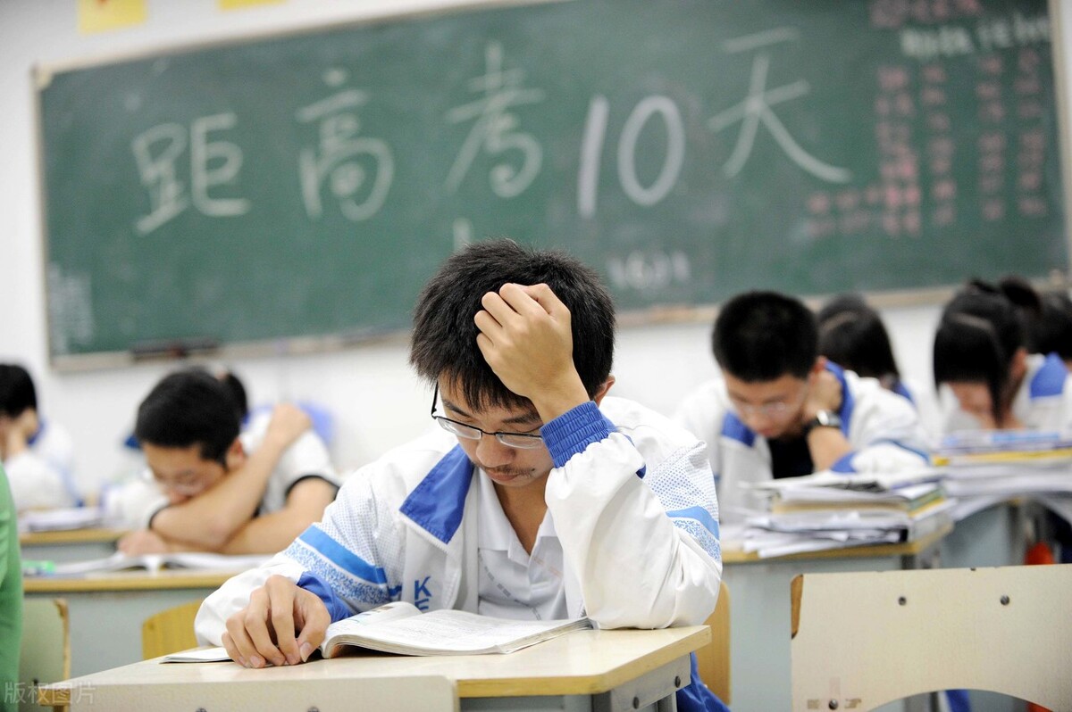 三轮复习很重要，每轮复习怎样做，高三学生可以稳步提高成绩？