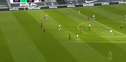 孙兴慜完爆武磊（12-2！孙兴慜踢疯了，获评8.5分隔空完爆武磊，创3大纪录）-趣拿体育