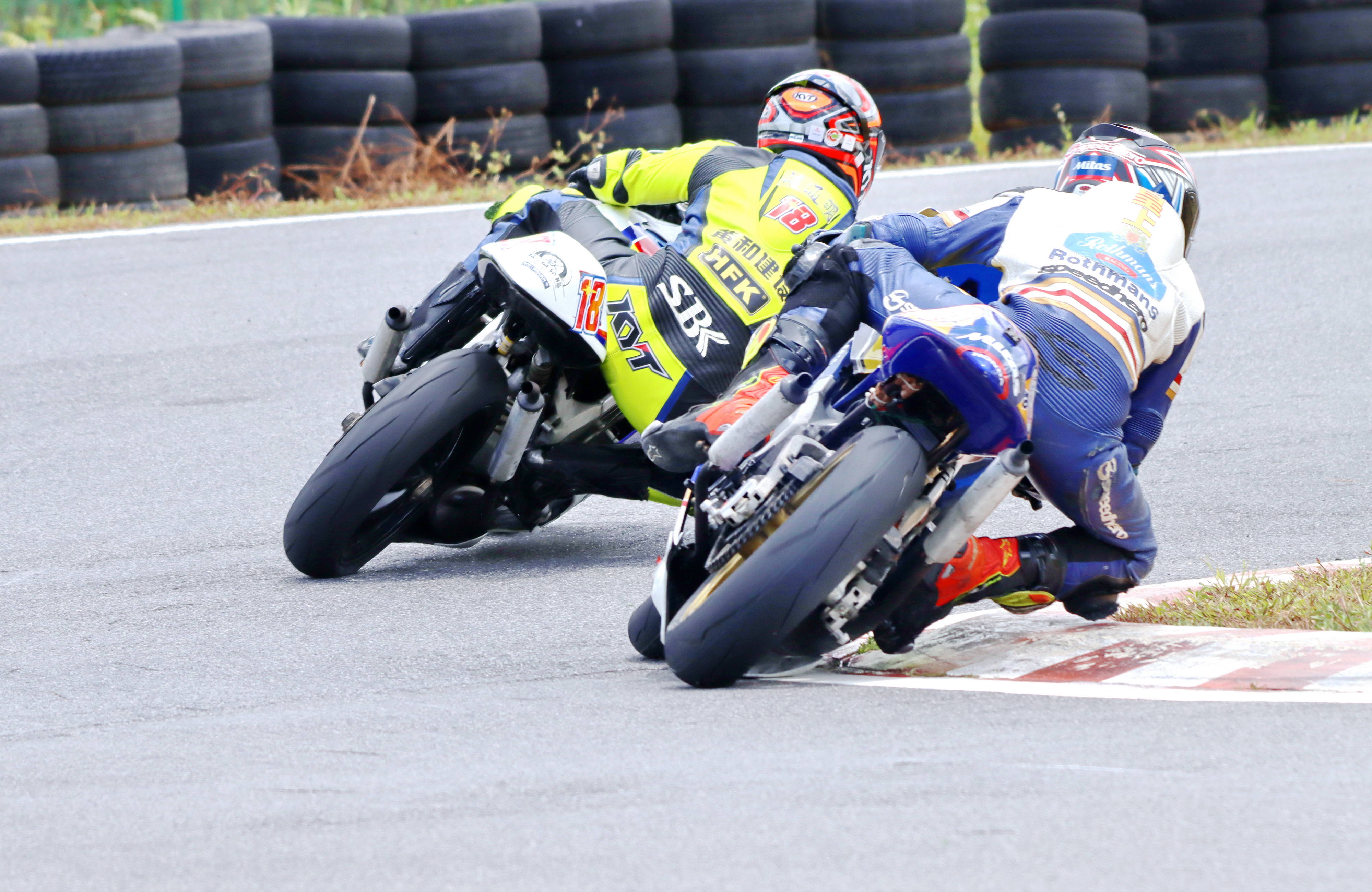 郑伟雄赛车(伟业达 gp:2021 大湾区摩托车大赛 改装街车公开组(2t))