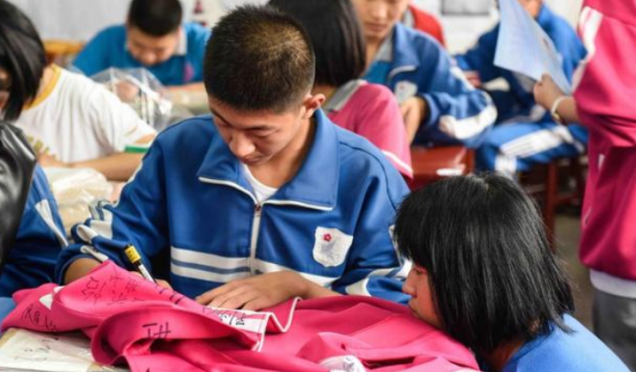 “高中生”和“职高生”有哪些区别？3年后差距明显，当心别选错