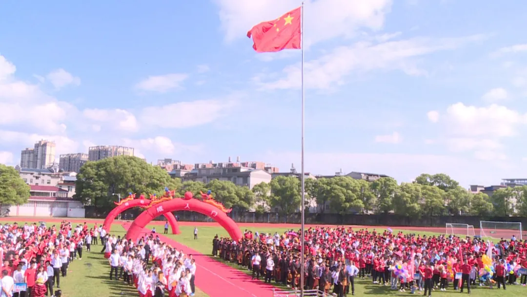 穿汉服、行冠礼、过成人门，新干二中隆重举行成人礼