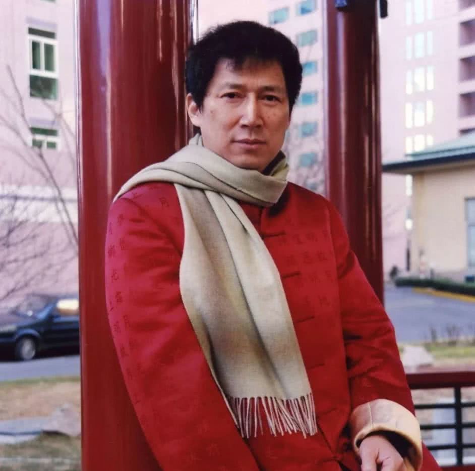 离开的这一年,是1980年,而在此后的数年中,李春平用自己的忠诚与陪伴