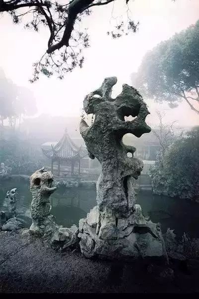 借用古典的手法，打造现代中式庭院