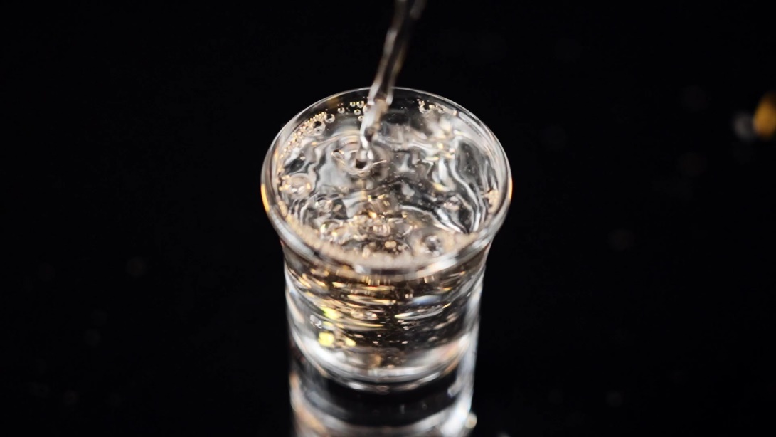 贵州百强企业3家酱酒上榜：茅台第一，营收979亿元，习酒紧随其后