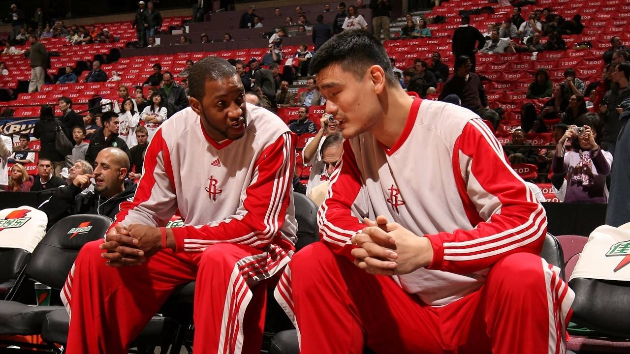 nba现役球员哪些是麦迪粉丝(麦迪不配进入名人堂？姚明发声力挺，科比：他是我的一生之敌)