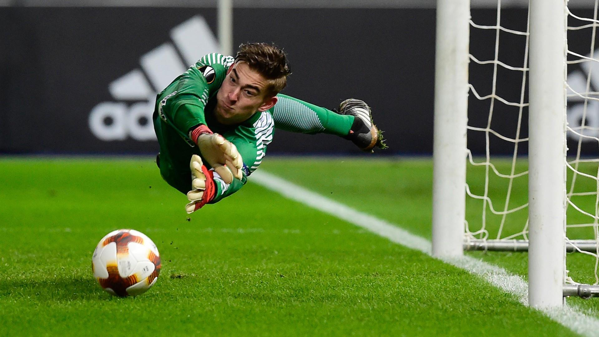 当年外援与现在的外援水平相比,相差太远,当年四川全兴队的马麦罗和