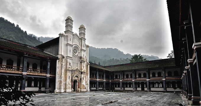 四川彭州白鹿镇二日游“最牛教学楼