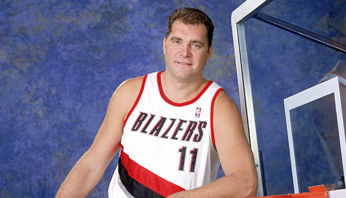 萨博尼斯为什么进nba（31岁才进NBA，生涯仅5629分，没有总冠军，他凭啥入选名人堂？）