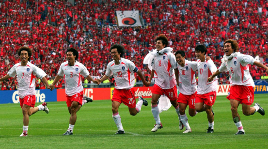 韩国2002世界杯为什么不直接拿冠军（韩国足球如何脸都不要？02世界杯那些事可以告诉你）