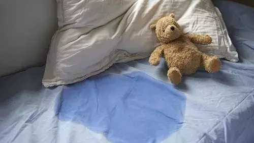尿床是种病，越拖越严重！给孩子试下这3招，真的很管用！