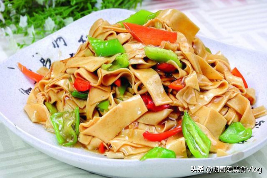 干豆腐卷大葱怎么做（分享干豆腐的六种做法）