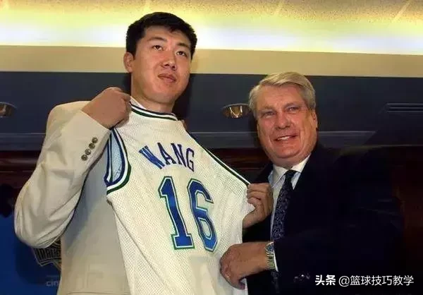 nba球员为什么戴裹脚(他是中国登陆NBA第一人！还晃翻过加内特！)