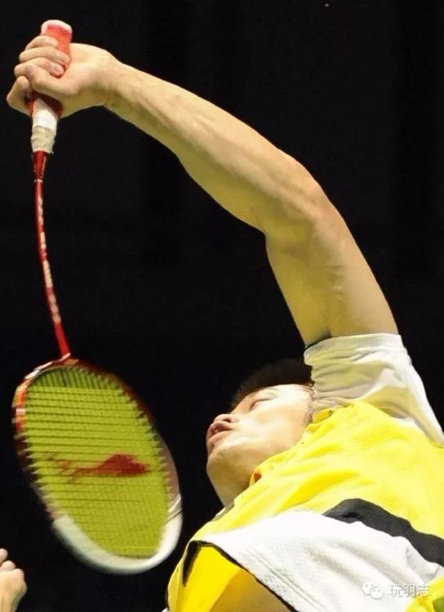 羽毛球击球手感软好还是硬好（羽毛球拍的中杆硬度的理解）