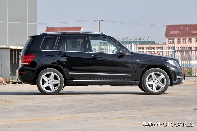 奔驰GLK300 3.0 V6顶配实拍，颜值喜人比进口便宜，为何却停产？
