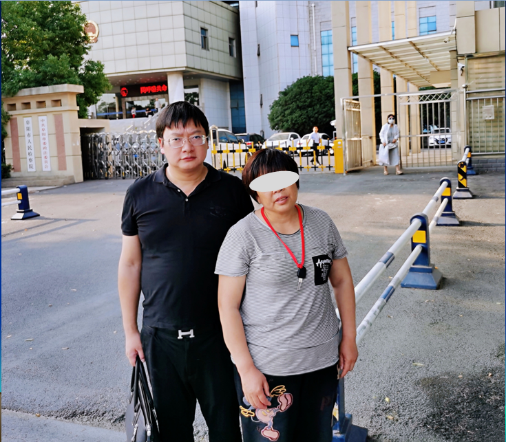 阜阳男子看守所死亡410天未安葬，家属欲追责提起国家赔偿：阜南县看守所“延误救治”