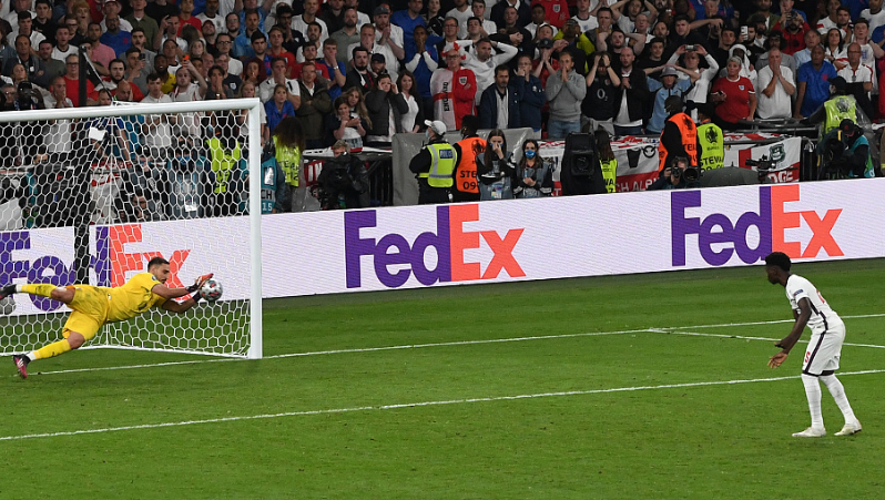 06世界杯点球（历史重现！前锋丢点球，中卫扳平捧杯，意大利复制06年奇迹夺冠）