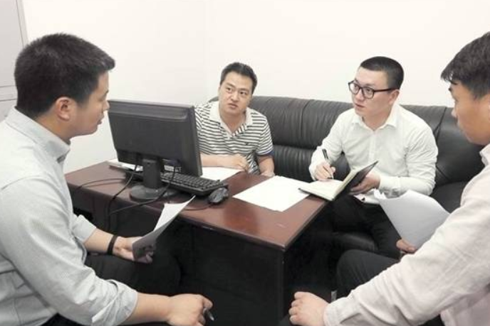 大学毕业10年后，才看清国企、私企和公务员的差距，希望你能懂