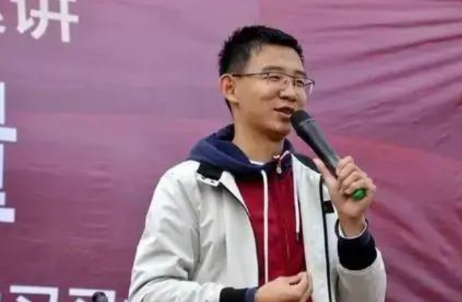 “别急，听下清华怎么说”，衡水学霸接到北大电话后，没马上接受